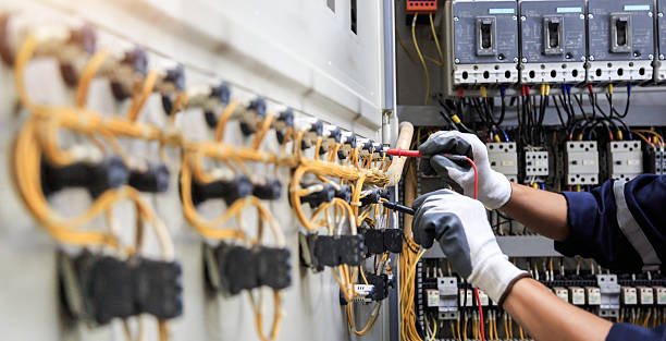 Professional Electrician technician working in North Terre Haute, IN